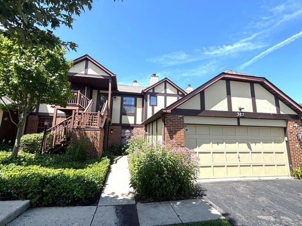 382 Sandhurst Circle , Unit 7, Glen Ellyn, IL 60137