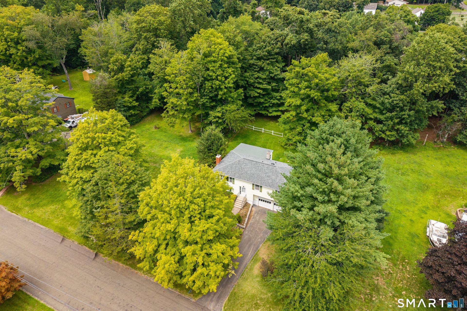 15 Driftwood, North Branford, CT 06471 Main Photo