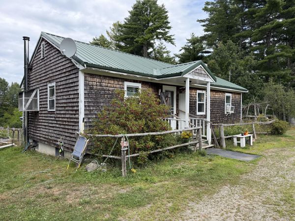 109 Route 6 , Kossuth Twp, ME 04490