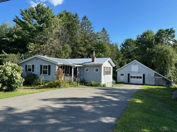 1027 Main Street , Palmyra, ME 04965