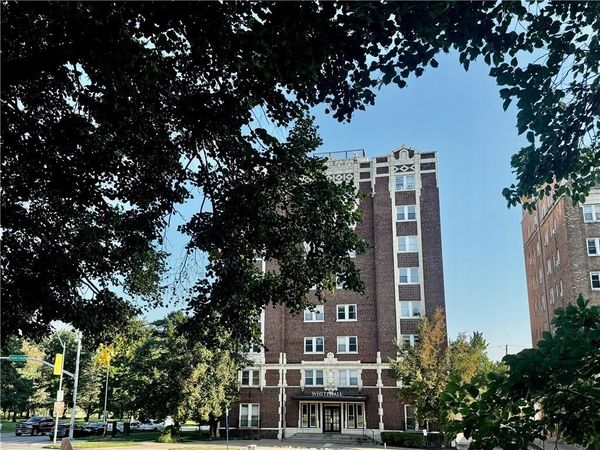 323 E Emanuel Cleaver II Boulevard, Unit 3E, Kansas City, MO 64112