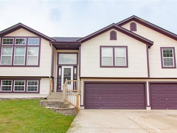 908 SE 14th Street, Lee's Summit, MO 64081