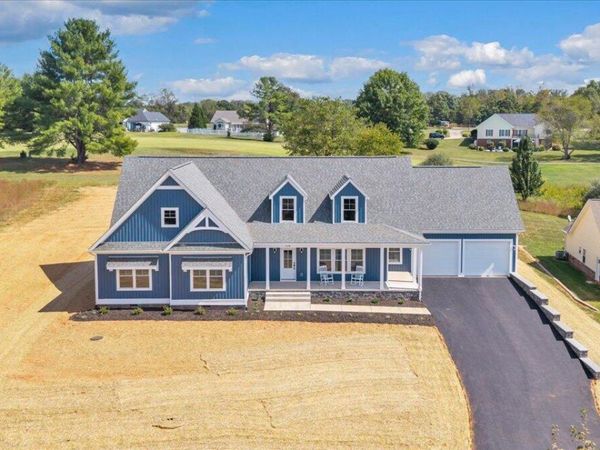 138 Bentgrass DR, Hardy, VA 24101