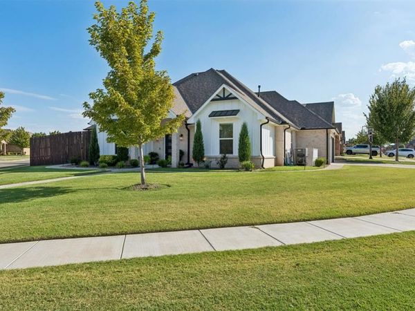 1800 Lago Drive, Oklahoma City, OK 73160