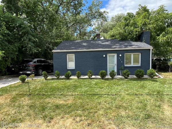 315 Common Street, Walled Lake, Mi 48390