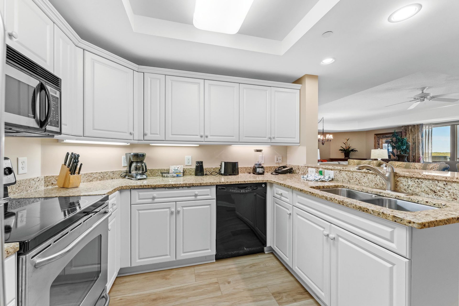 9994 Beach Club Dr. Photo 15