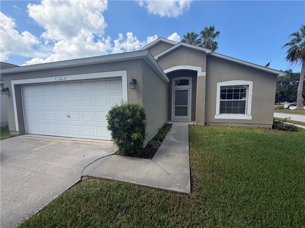 1143 N 13th Square, Vero Beach, FL 32960