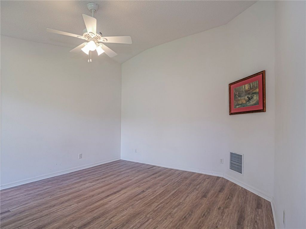 1143 N 13th Square, Vero Beach, FL 32960 Photo