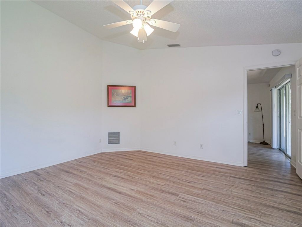 1143 N 13th Square, Vero Beach, FL 32960 Photo