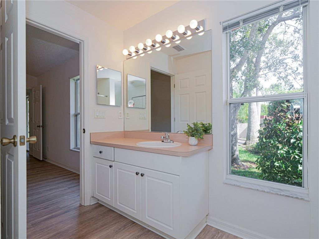 1143 N 13th Square, Vero Beach, FL 32960 Photo