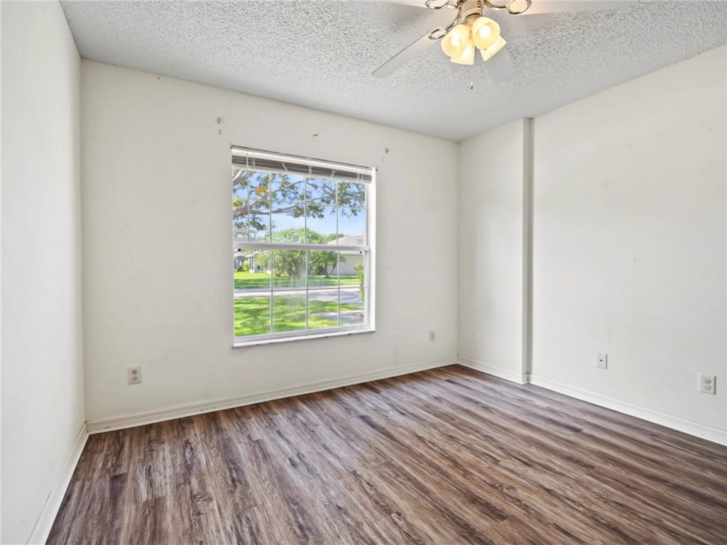 1143 N 13th Square, Vero Beach, FL 32960 Photo