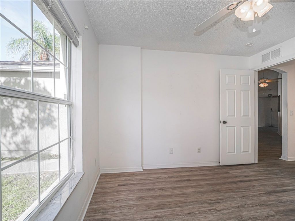 1143 N 13th Square, Vero Beach, FL 32960 Photo