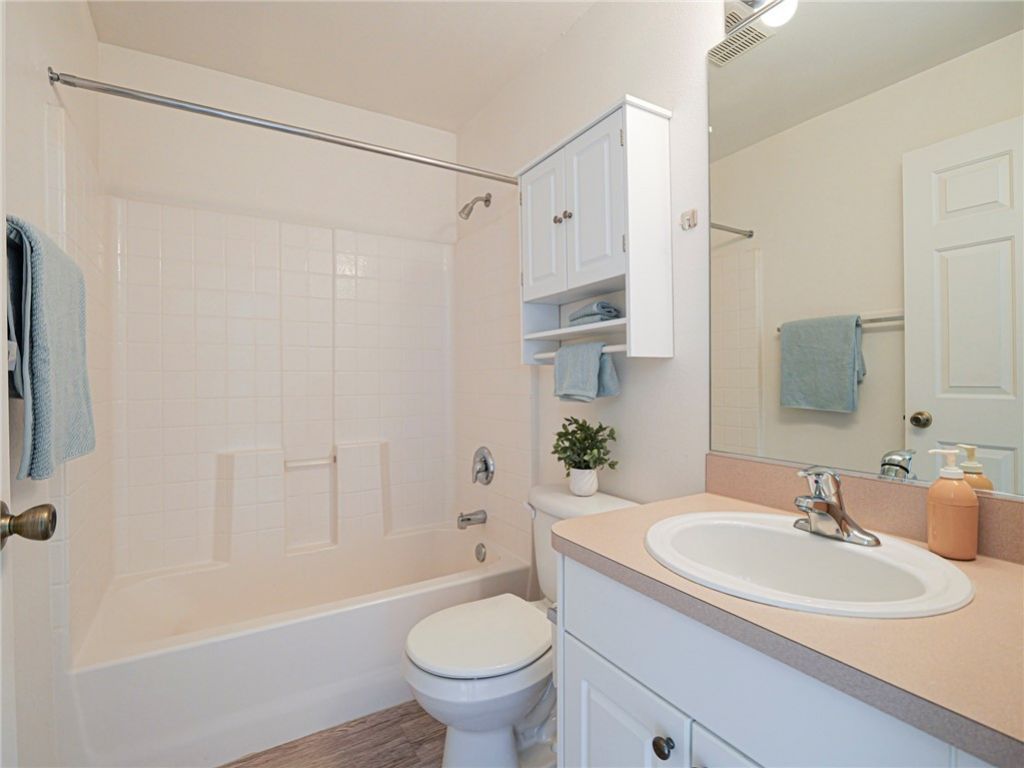 1143 N 13th Square, Vero Beach, FL 32960 Photo