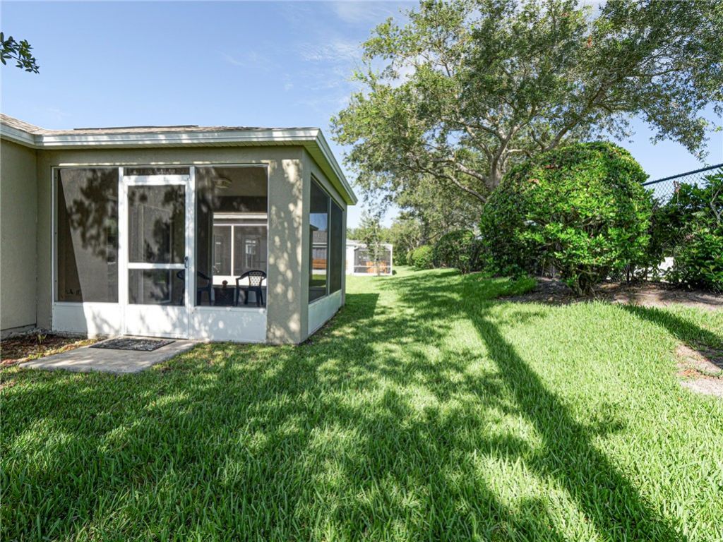 1143 N 13th Square, Vero Beach, FL 32960 Photo