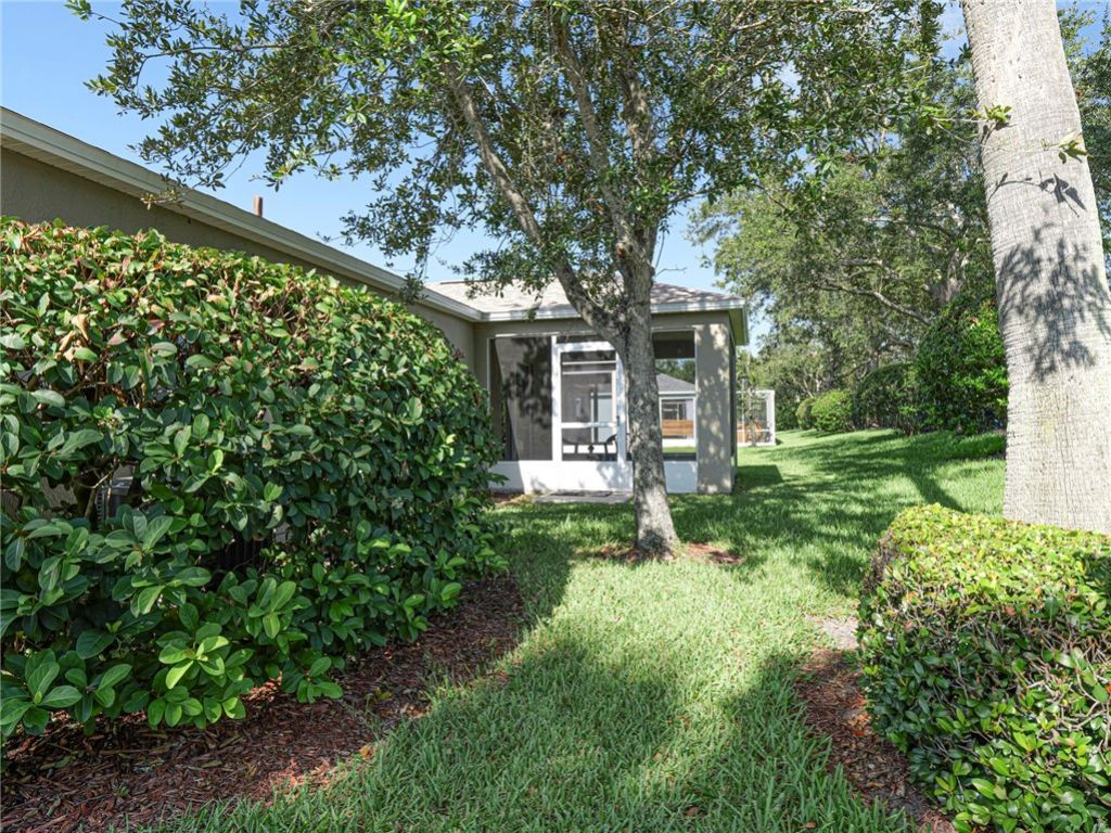 1143 N 13th Square, Vero Beach, FL 32960 Photo