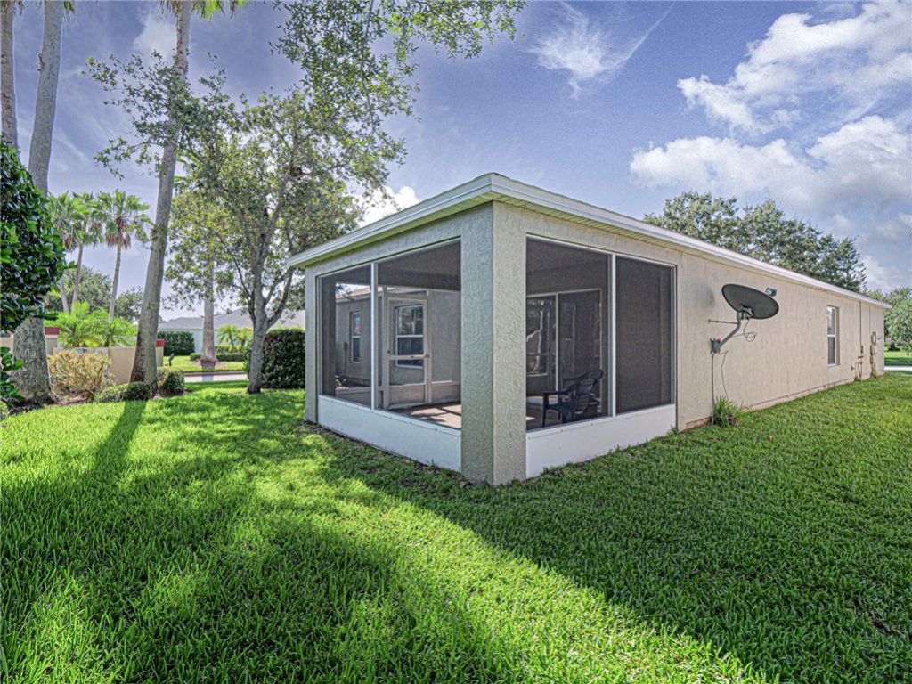 1143 N 13th Square, Vero Beach, FL 32960 Photo