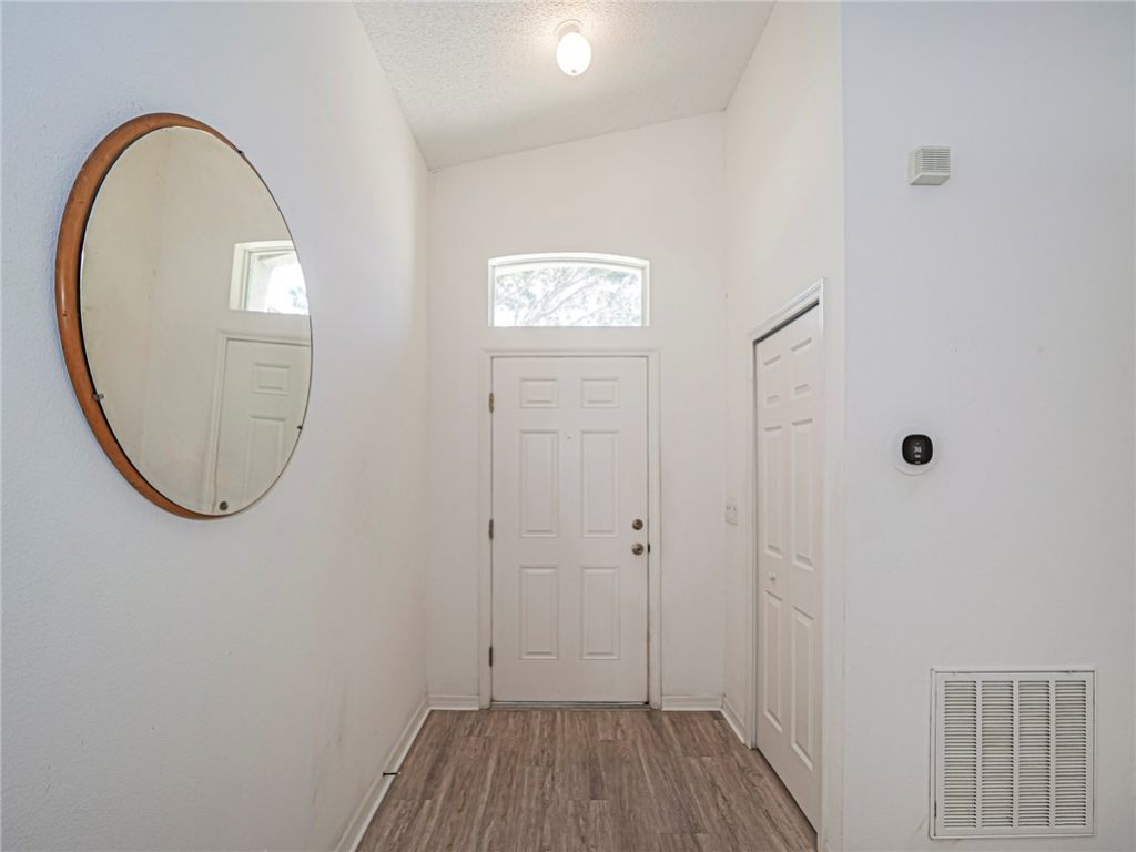 1143 N 13th Square, Vero Beach, FL 32960 Photo