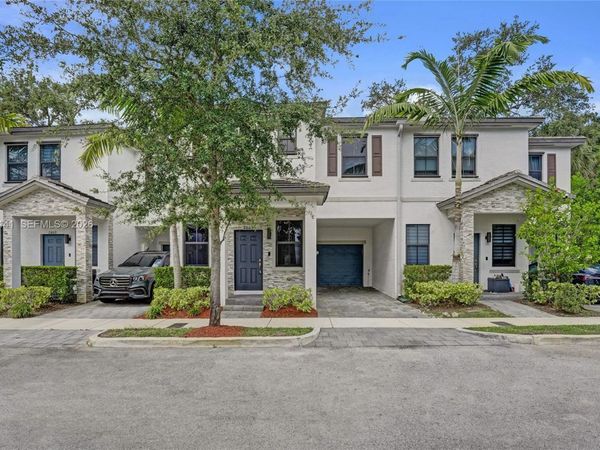 2805 SW 17 Avenue , Fort Lauderdale, FL 33315