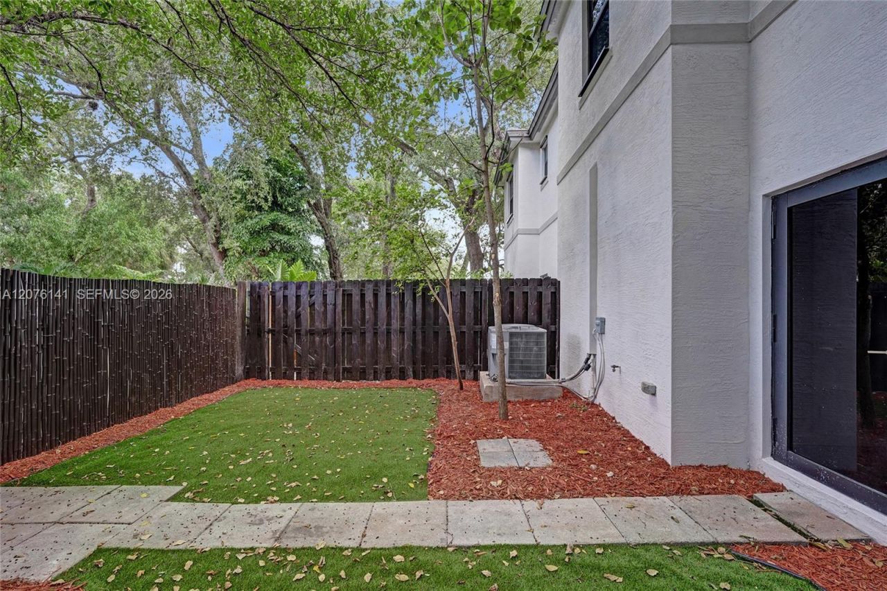 2805 SW 17 Avenue , Fort Lauderdale, FL 33315 Photo