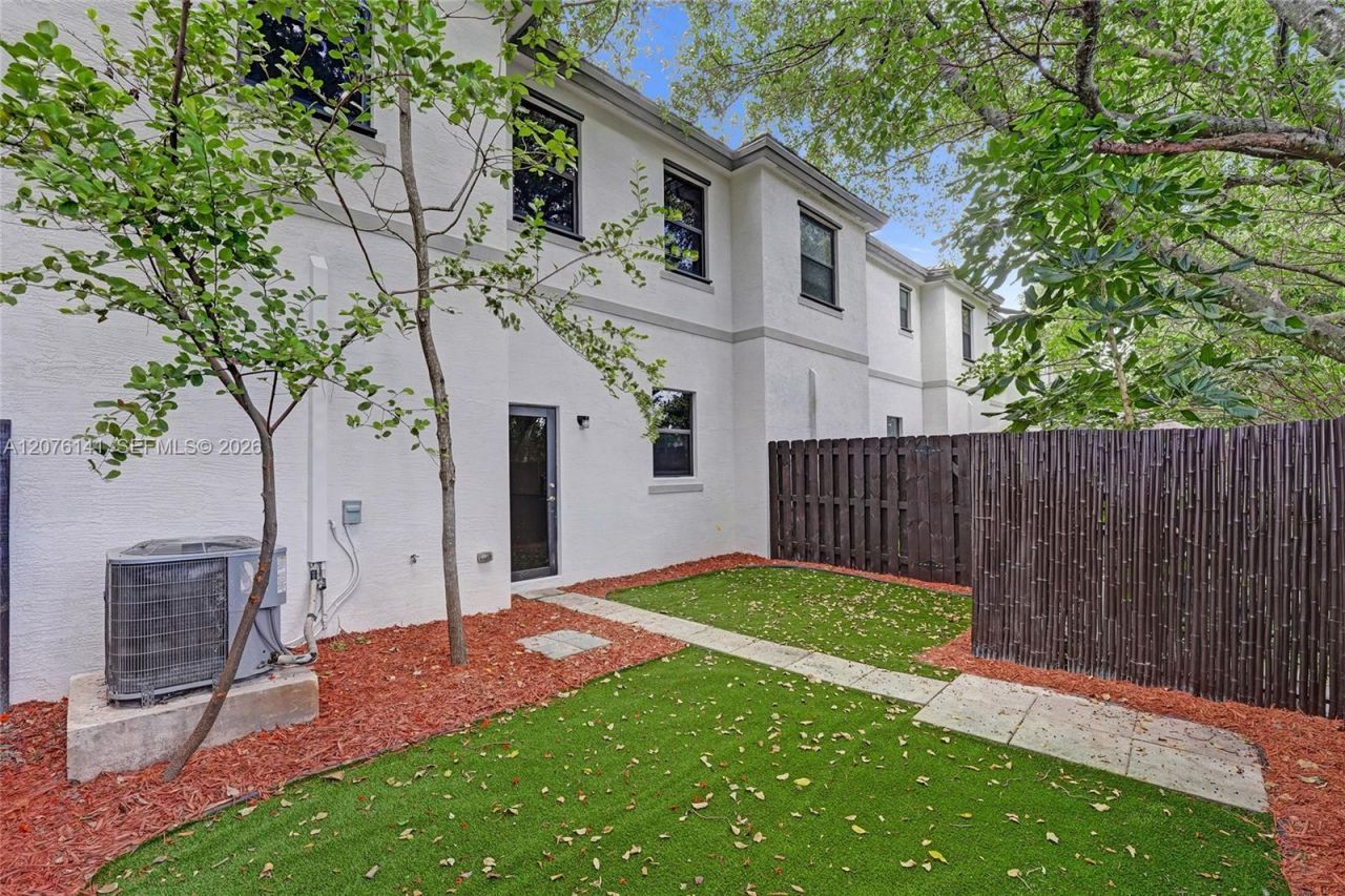 2805 SW 17 Avenue , Fort Lauderdale, FL 33315 Photo