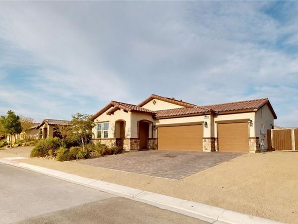 6940 Unicorn Street , Las Vegas, NV 89131