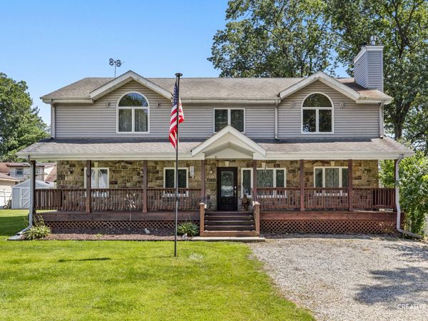 7N035 Smith Street , South Elgin, IL 60177