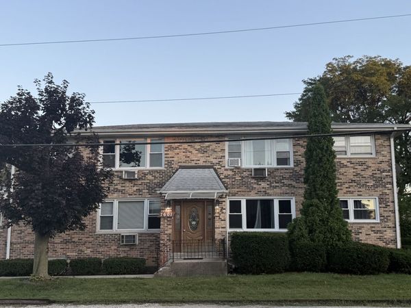 7601 Banks Street , Unit 1W, Justice, IL 60458