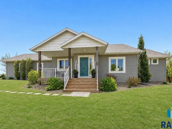 47109 Dorothy St, Harrisburg, SD 57032