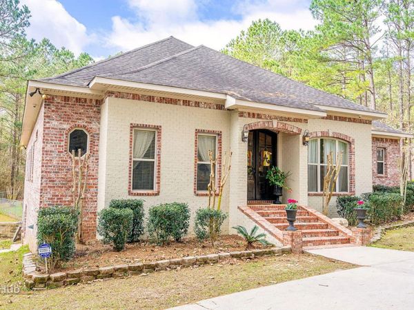 14 Bedford Forrest Ln., Hattiesburg, MS 39401