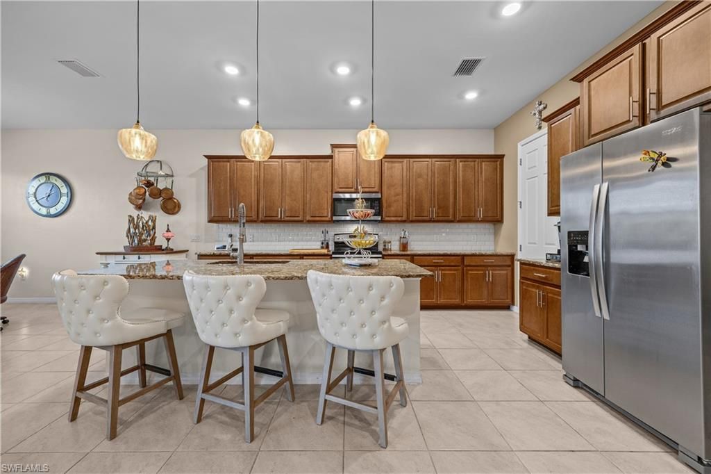 3286 Baravaldo Cir, Cape Coral, FL 33909 Photo