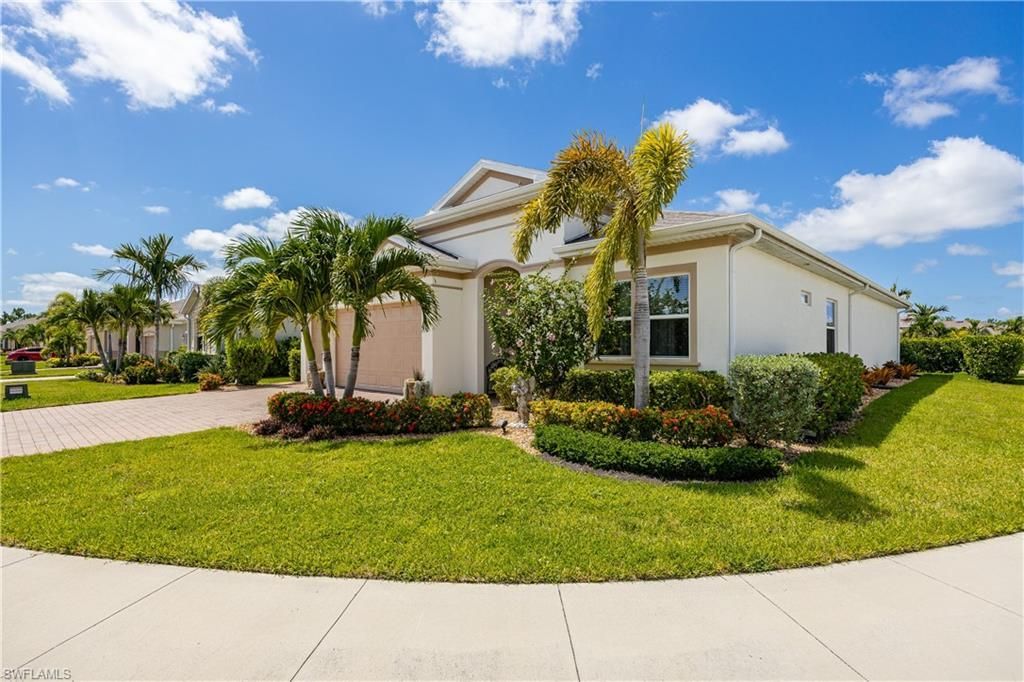 3286 Baravaldo Cir, Cape Coral, FL 33909 Photo