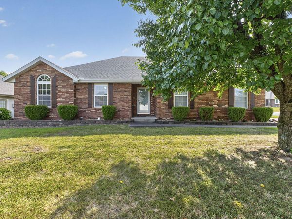 5060 S Grasshill Court, Brookline, MO 65619
