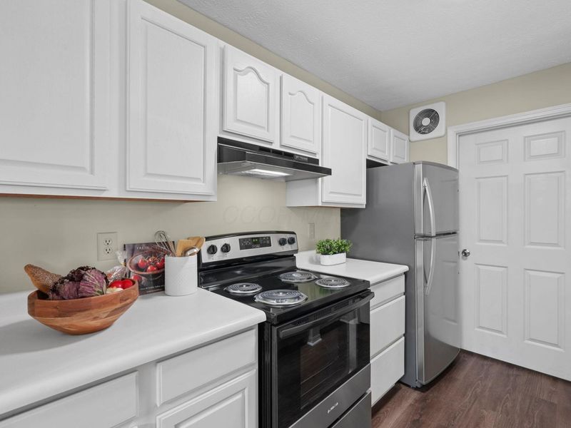 6767 Meadow Creek Drive, Unit 104, Columbus, OH 43235 Photo 7