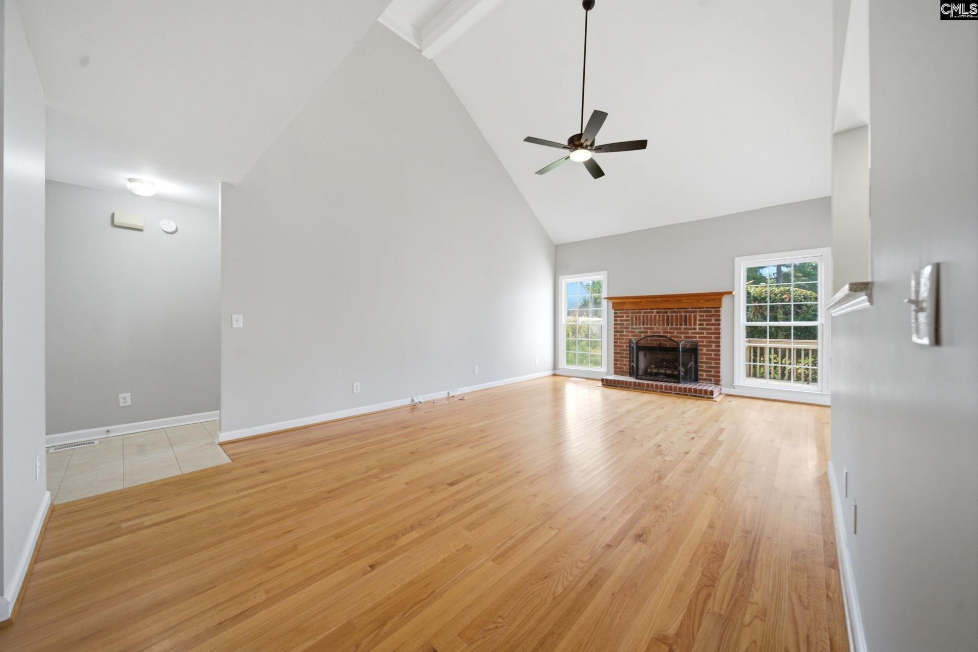 104 W Hampton Way Photo 8