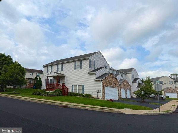 2446 GREENVIEW COMMONS, QUAKERTOWN, PA 18951