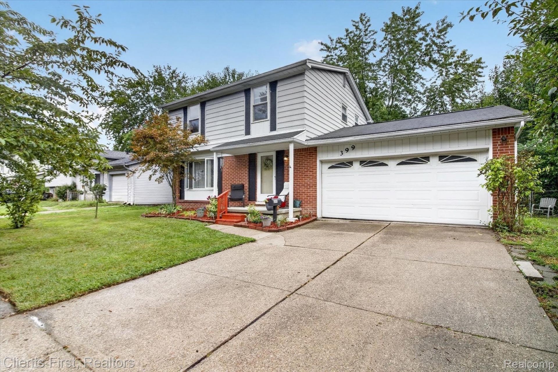 399 Surrey Heights, Westland, Mi 48186 Main Photo
