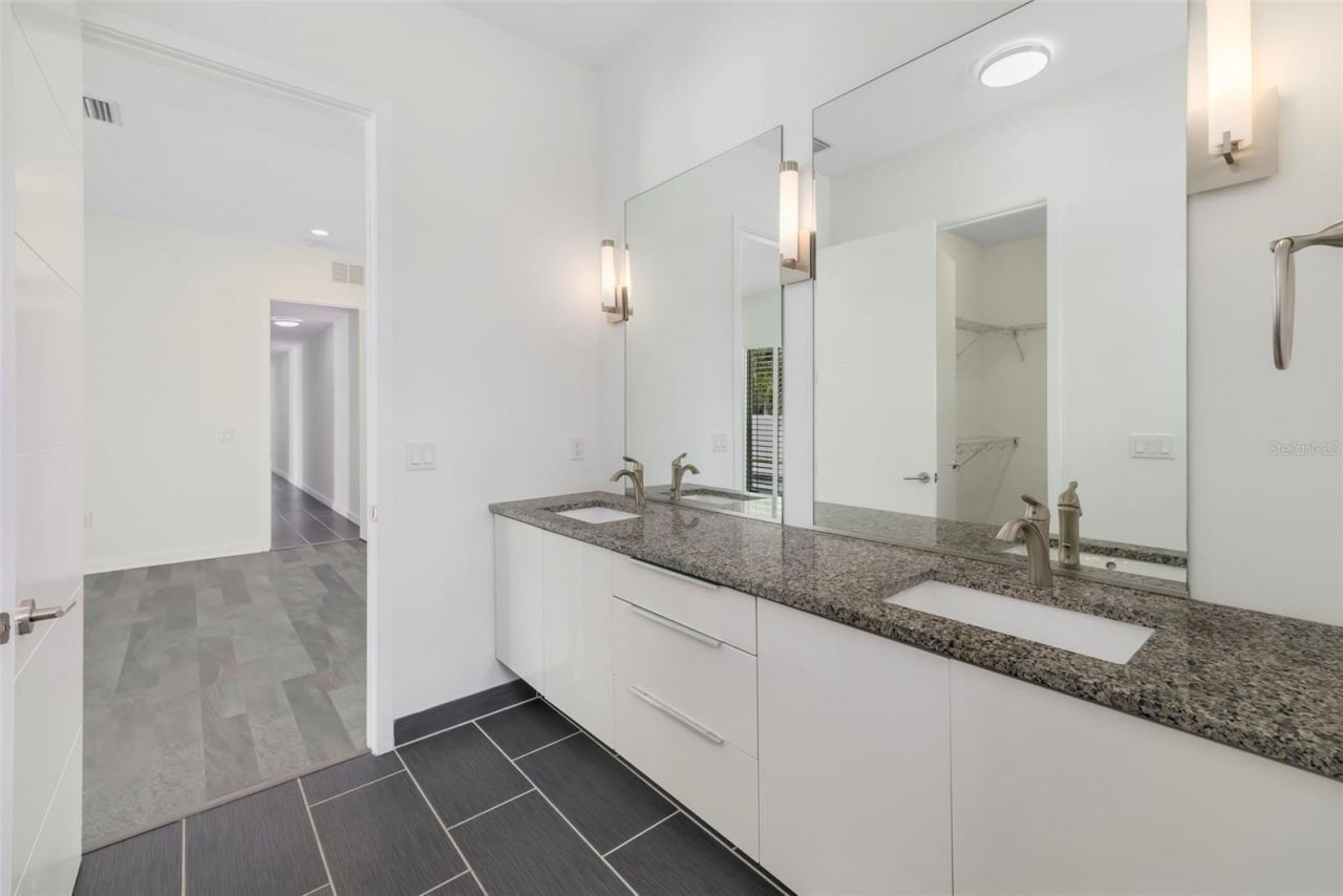 4524 Riverwood Avenue, Sarasota, FL 34231 Photo