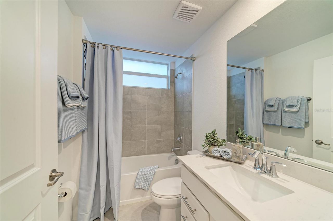 19015 Scallop Loop, Unit 108, Lakewood Ranch, FL 34211 Photo