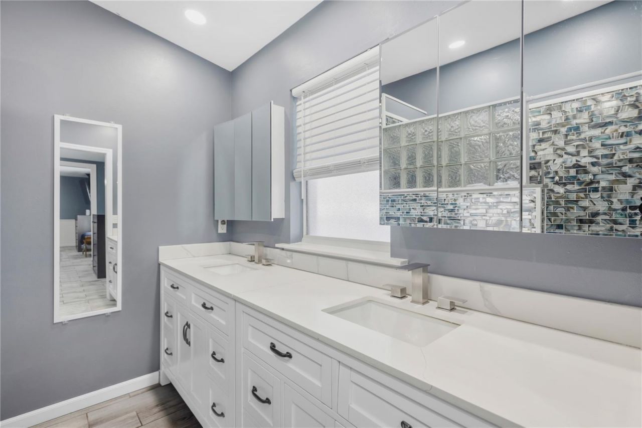 2054 Saffold Park Drive, Ruskin, FL 33570 Photo