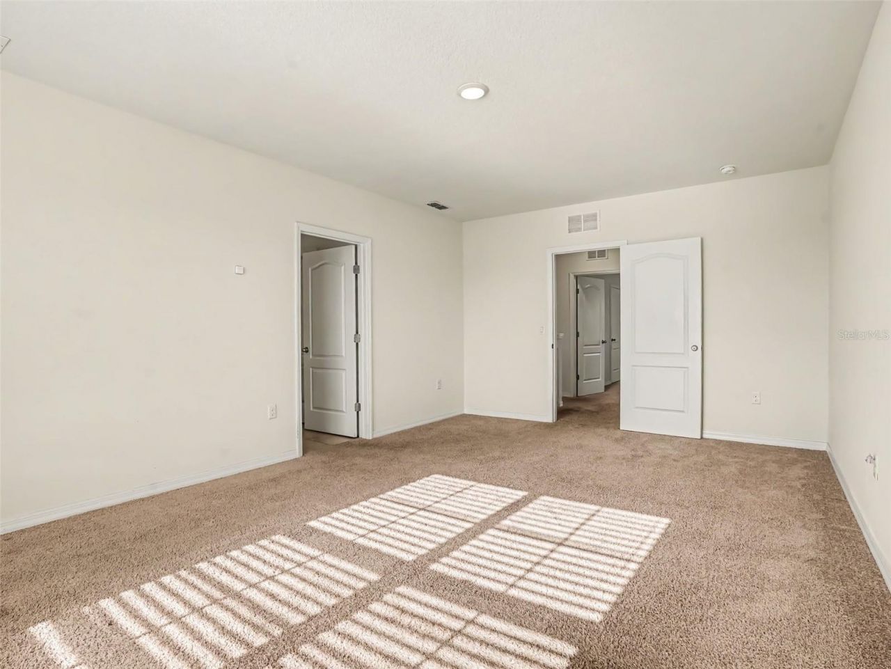 281 St Georges Circle, Eagle Lake, FL 33839 Photo