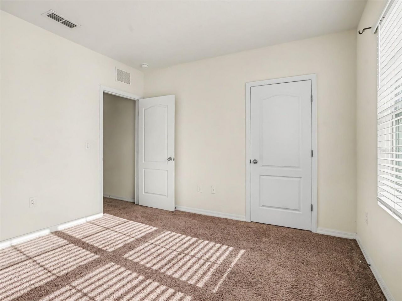281 St Georges Circle, Eagle Lake, FL 33839 Photo