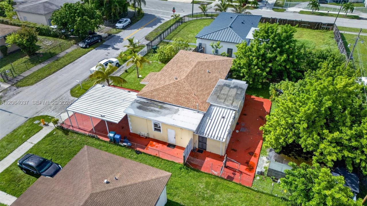 17950 NW 6th Court , Miami Gardens, FL 33169 Photo