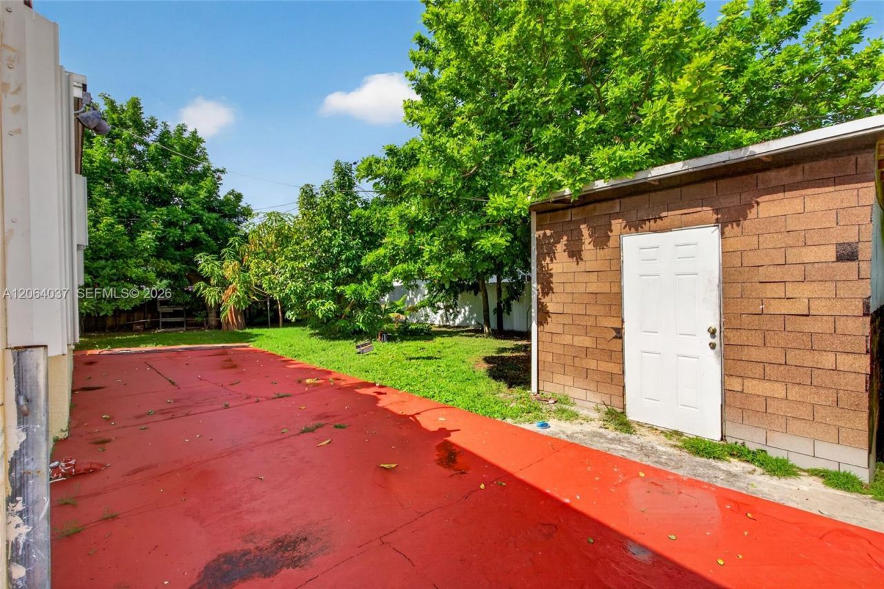 17950 NW 6th Court , Miami Gardens, FL 33169 Photo
