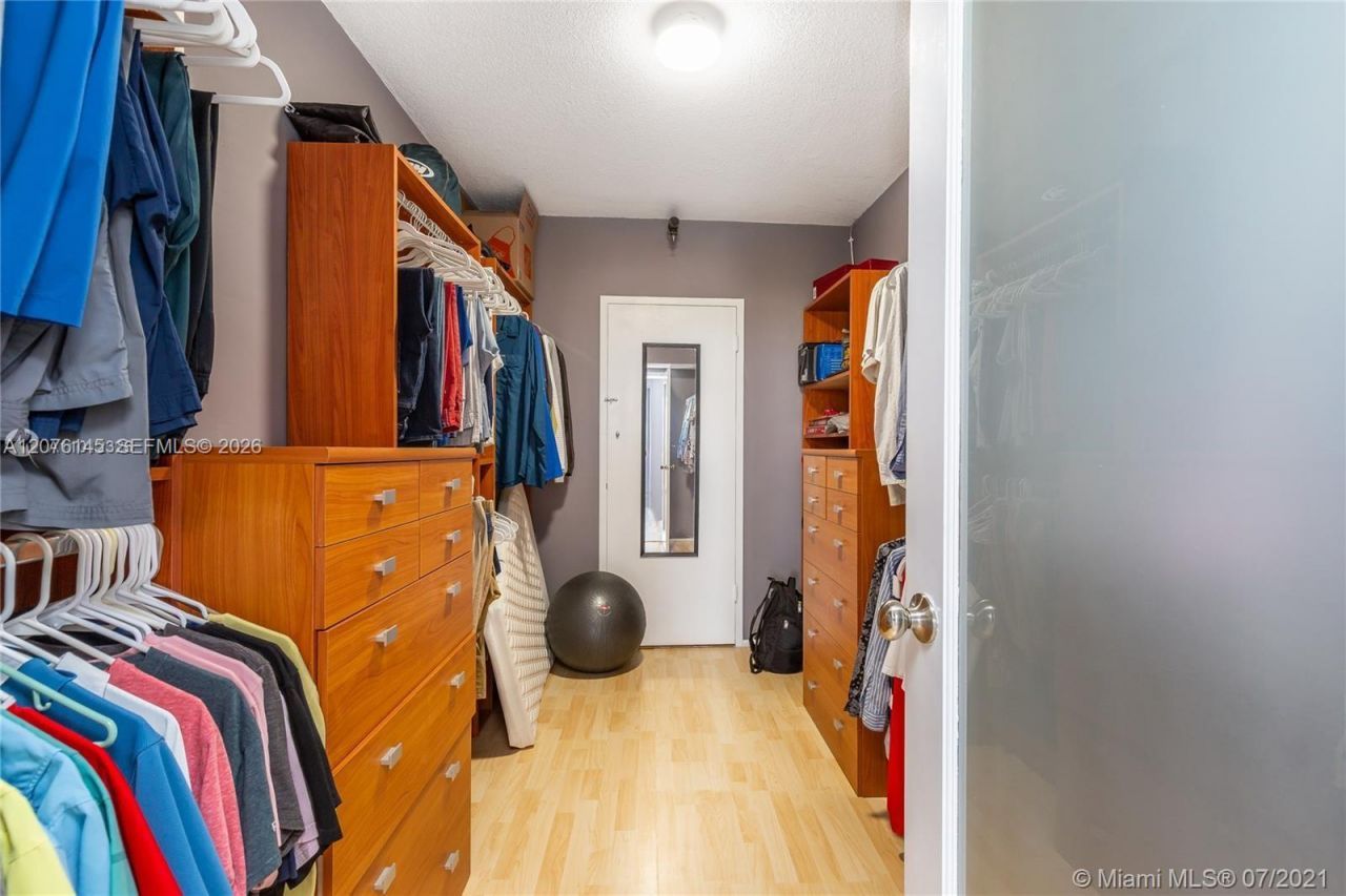 900 SW Bay Dr , Unit 617 & DS31, Miami Beach, FL 33141 Photo