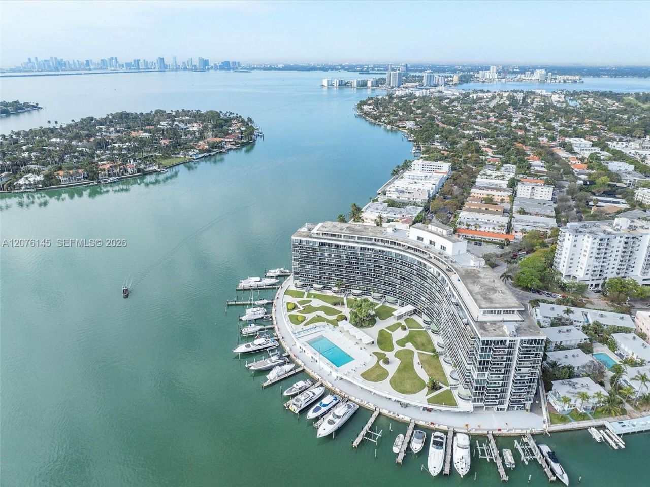 900 SW Bay Dr , Unit 617 & DS31, Miami Beach, FL 33141 Photo
