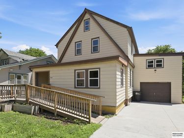 807 N 49th Street, Omaha, NE 68132