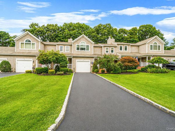 26 Kettle Hole Road, Manorville, NY 11949