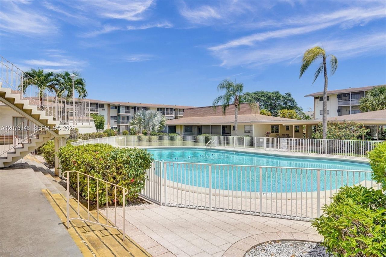 17001 NE 13th Ave , Unit 306, Miami, FL 33162 Photo