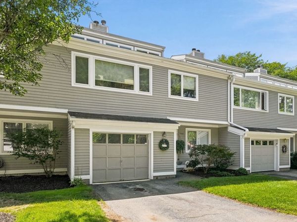 1002 Pine Brook Dr, Unit 20, Peabody, MA 01960