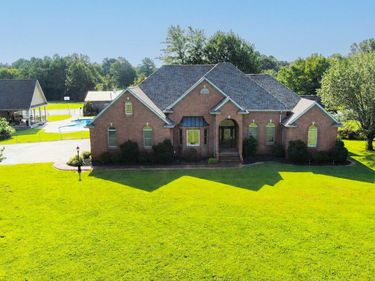 1422 Moors Camp Highway, Benton, KY 42025
